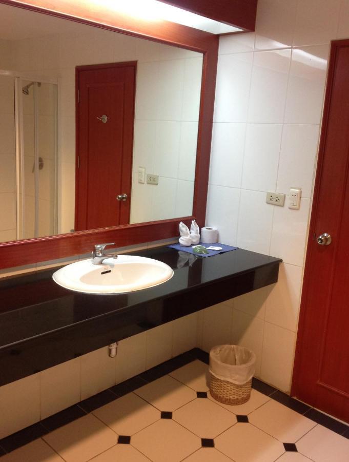 Lotus House Praia de Jomtien Exterior foto